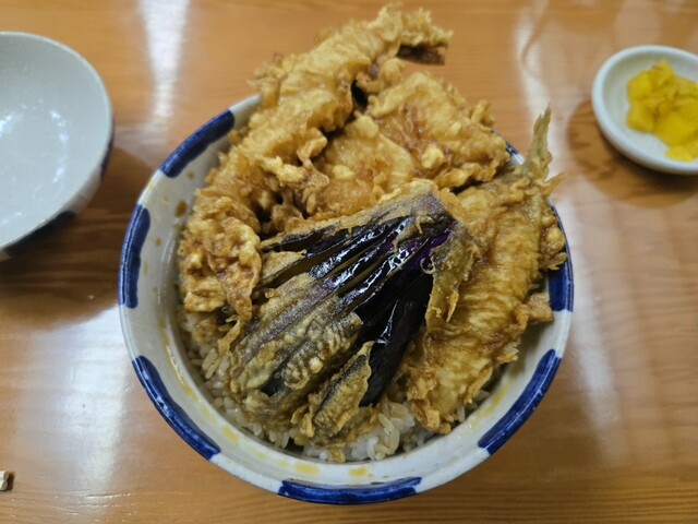 雷門 三定の外観