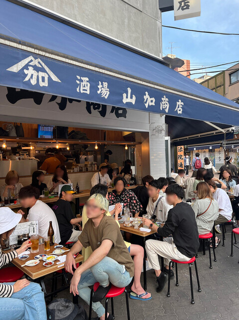 酒場 山加商店の外観